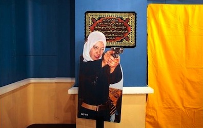 181047 102 ztbkmdjkng - تصویر زن مسلمان سیبل نظامیان آمریکا + عکس