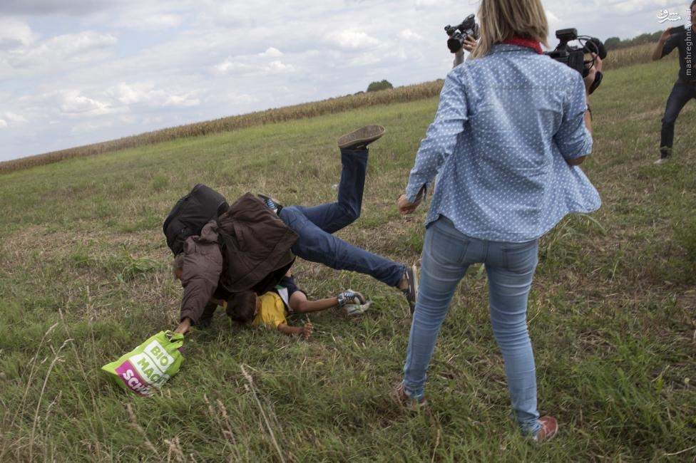 56a1a07727bbfeccadacc2219ee7965b - ضرب و شتم پناهجویان توسط خبرنگار زن مجارستانی