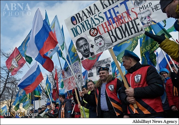 b96e4986cf42303059704d5c5b179a66 - تظاهرات ضدآمریکایی ده‌ها هزار نفر از مردم روسیه